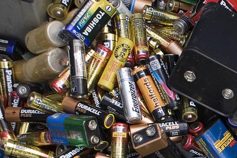 回收报废锂电池√废旧锂离子电池回收-回收废旧电池的公司